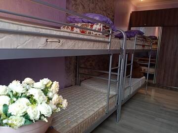 Кровать в общем 8-местном номере для мужчин и женщин в  Batumi Chase dream hostel追梦空间